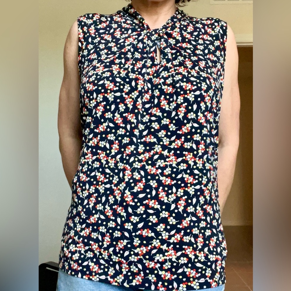 *3 for $18* Tommy Hilfiger Sz Large sleeveless twisted high-neck. Navy